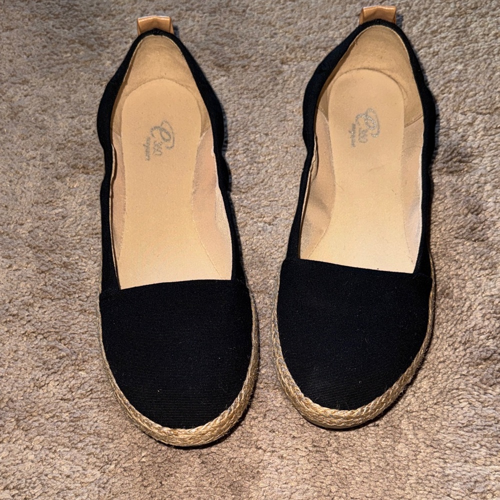 Easy Spirit e360 Black Espadrille Flats. Size 8. NWT.